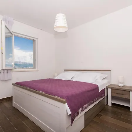 Piramida Apartment *
