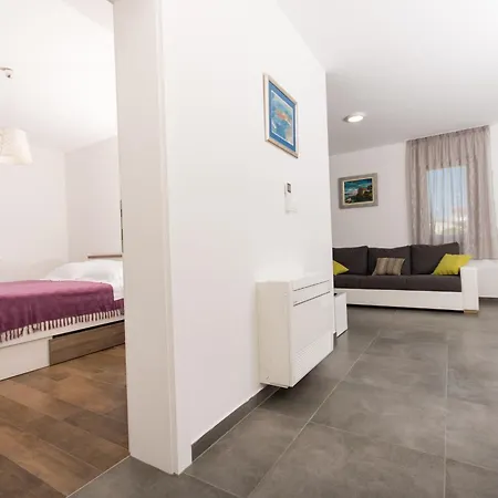Apartment Piramida *