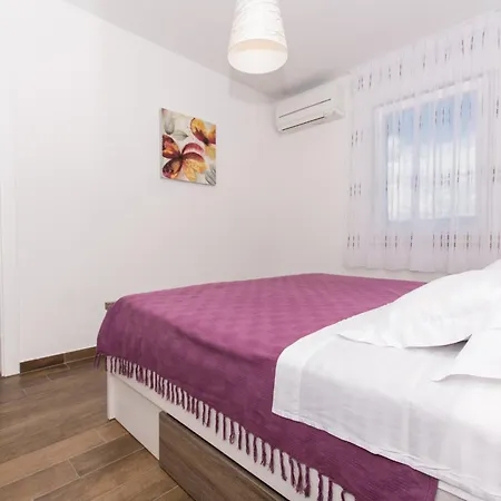 Apartment Piramida