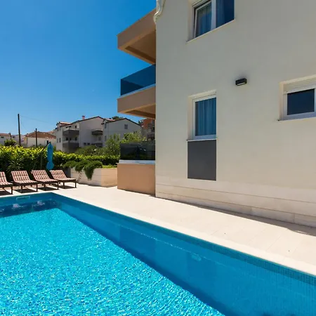 Apartment Piramida *